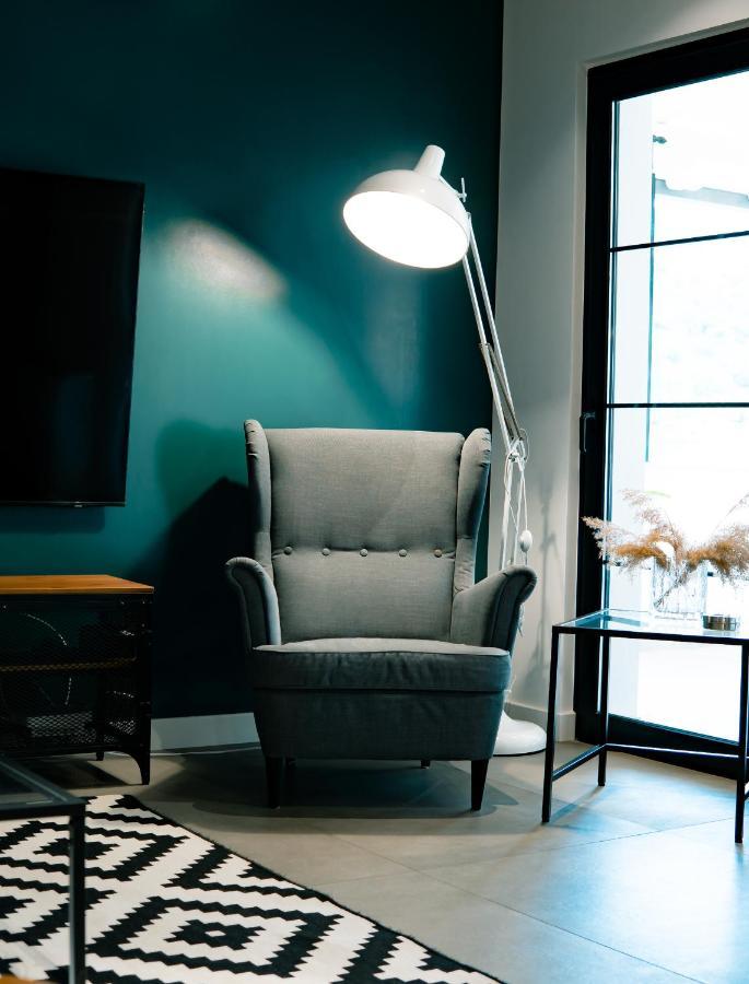 Novi'S Luxury Apartment 1 ジロカストラ エクステリア 写真