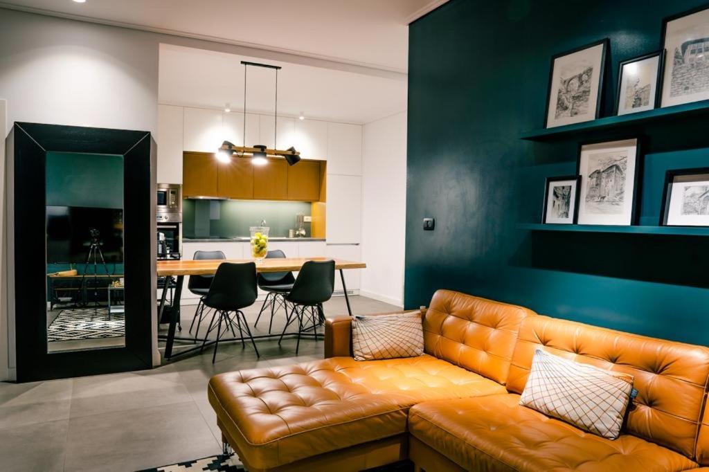 Novi'S Luxury Apartment 1 ジロカストラ エクステリア 写真